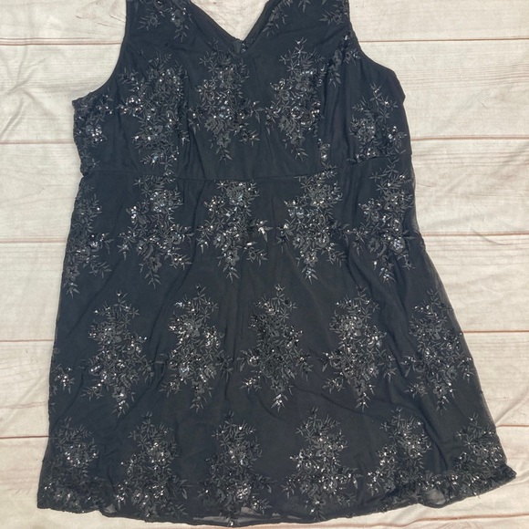 NWT $129 Torrid Plus 26 Black V Neck Sequin Embroidered Mesh Skater Flare Dress - Picture 5 of 6